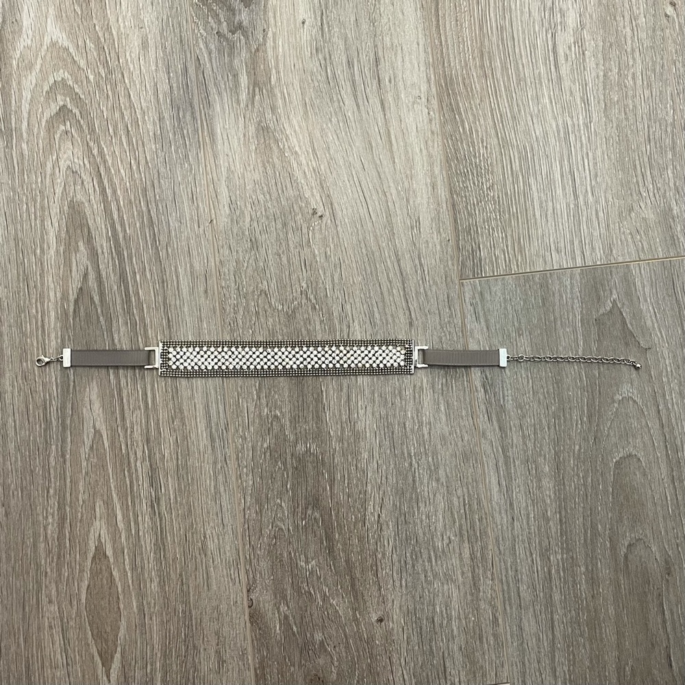 Beautiful, sparkly wide silver statement chocker necklace